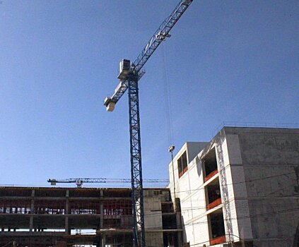 В строящемся на проспекте Гагарина аквапарке рабочий упал с высоты и разбился насмерть