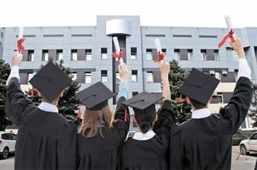 «Во всем препоны». В Волгограде студенты пожаловались президенту на РАНХиГС