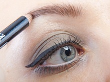 Визажист рассказала, как подобрать идеальный карандаш для бровей