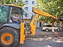 В Волгограде на улице Командира Рудь начался демонтаж покрытия дороги