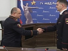 В Волгограде наградили инспектора ДПС за спасение малолетних детей во время пожара