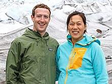 Марк Цукерберг показал фотографию беременной супруги