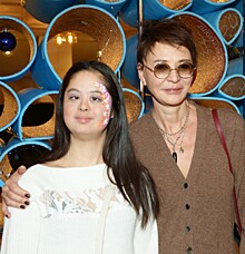 Ирина Хакамада откровенно рассказала о борьбе своей особенной дочери с тяжелой болезнью