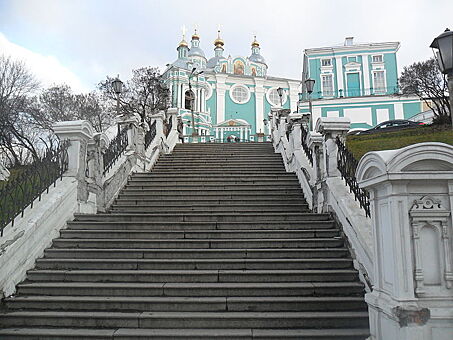 Заглавное изображение Соборная лестница