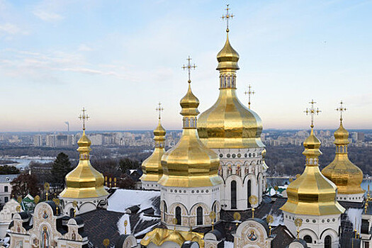 Православные верующие отмечают День Святой Троицы