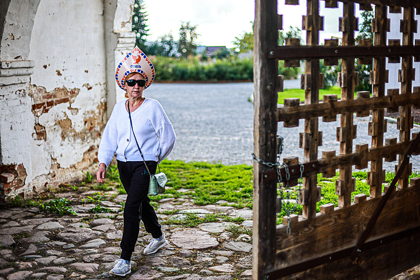 Женщина в день празднования 1000-летия города