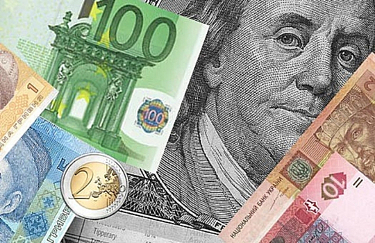 Аналитики рассказали, почему россияне сохраняют валютные вклады