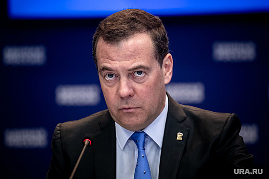 Медведев: с начала года набрано около 410 тысяч контрактников