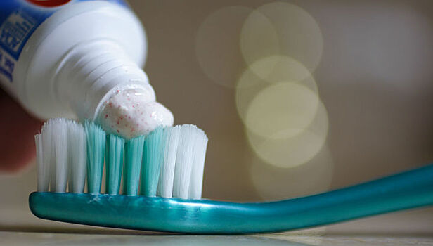 Пептидная зубная паста восстановит эмаль и залечит полости в зубах