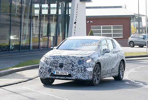 		 			Новый электрокросс Mercedes EQS показали внутри и снаружи 		 	
