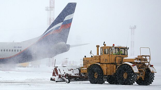 Аэропорт Краснодара закрыли из-за снегопада