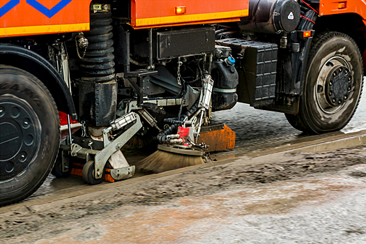 Олег Клемешов поручил ускорить расконсервацию ливневок в Новосибирске