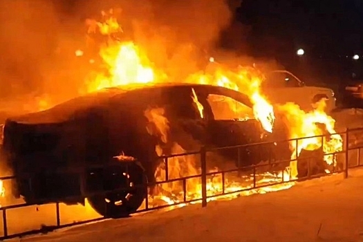 Машину главреда новостного портала подожгли в Дзержинске