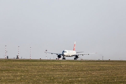 Самолет, летевший из Волгограда в Минводы, пришлось проверять в воздухе