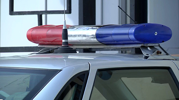 Автоинспекторы Ноябрьска помогли замерзающей на трассе пожилой паре