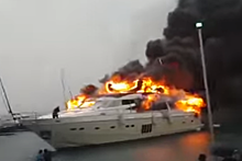 В Турции сгорела роскошная яхта российского олигарха