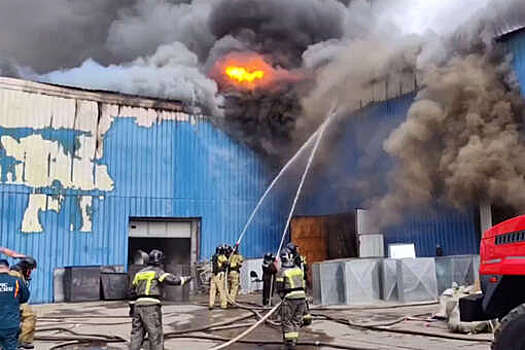 Babr Mash: МЧС присвоило пожару на складе в Чите высший ранг