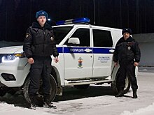 Двое с ножом похитили у петрозаводчанина мобильный телефон и банковскую карту