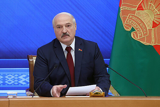 Лукашенко: в Польше разворачивают корпуса иностранных войск у границы с Белоруссией