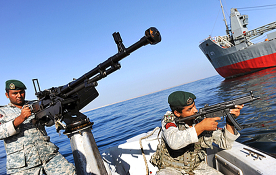 Иран объявил о закрытии Ормузского пролива