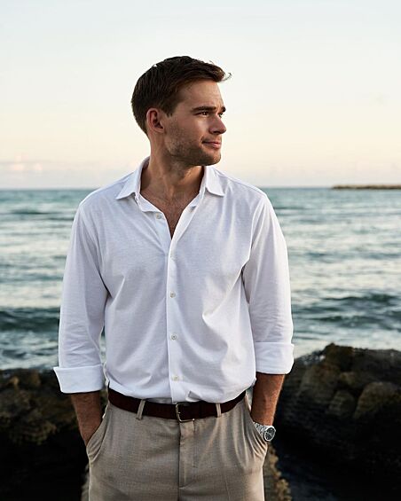 Напомним, бизнесмен Александр Гранков будет не единственным холостяком в девятом сезоне, правда, об этом он не подозревал и встретил своего соперника уже на съемочной площадке шоу. Имя второго участника проекта телеканал ТНТ раскроет чуть позже.