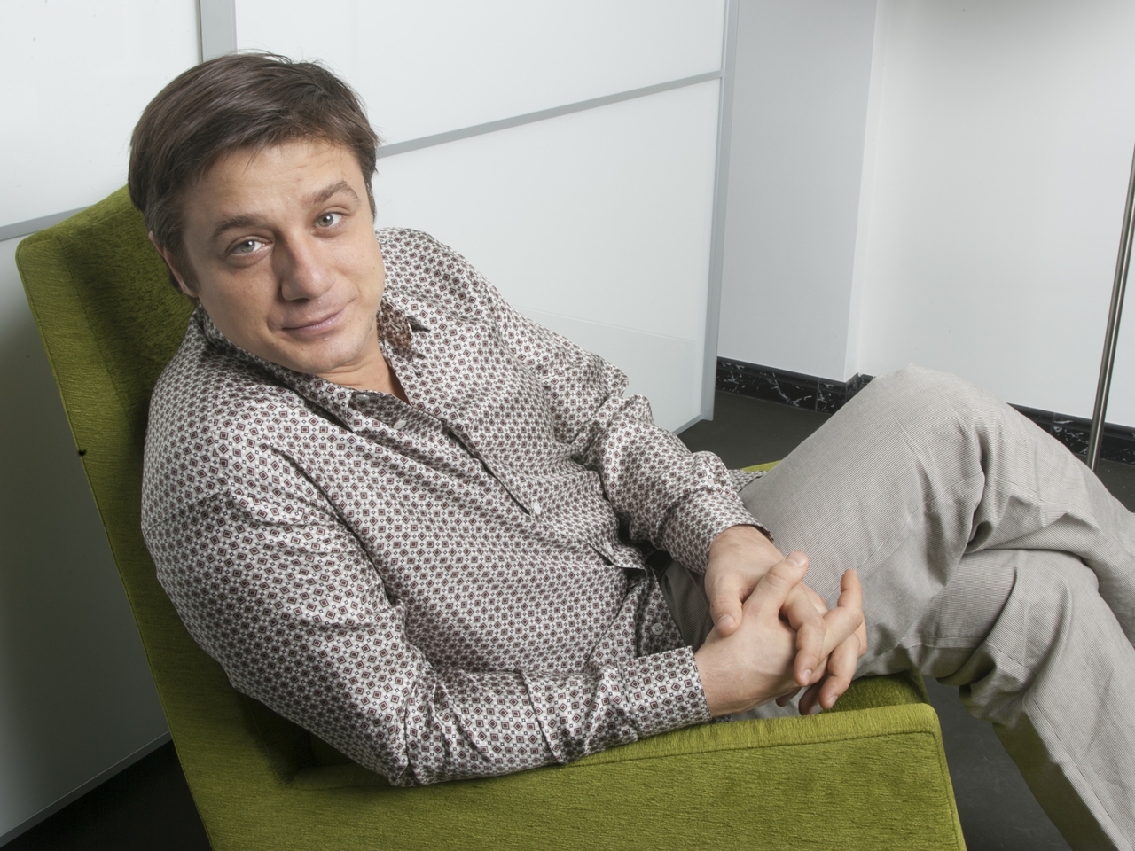 Сын любови полищук алексей макаров фото Младше на 23 года. 51-летний сын Полищук вышел в свет с женой- стюардессой Инт