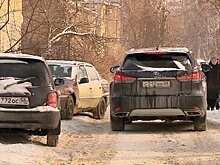 Водителям и пешеходам тесно в 4-м проезде Терновского