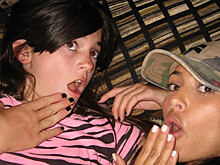 Кайли Дженнер не узнали на детских фотографиях