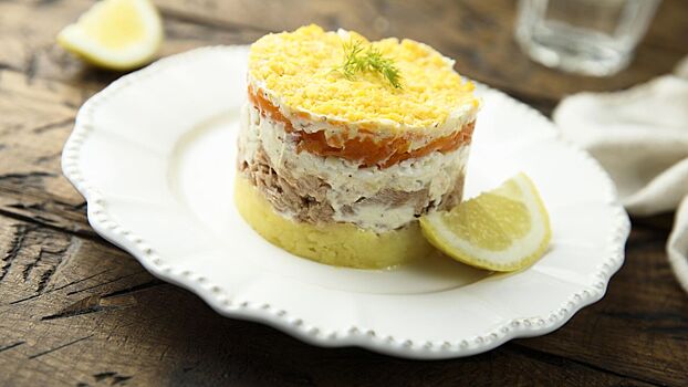 Рецепт салата из баночки шпрот