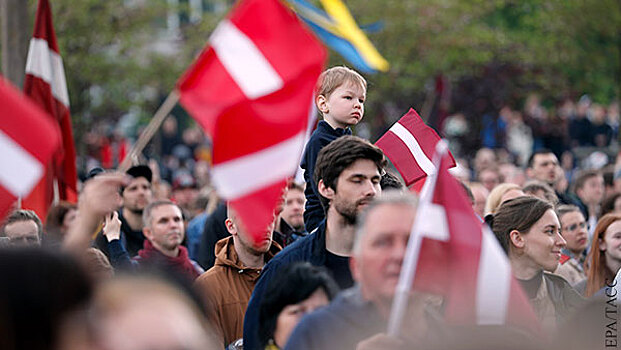 Как вернуть на родину русских Прибалтики