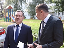 В Новосибирске ремонтируют 95-летний дом с уникальными витражами