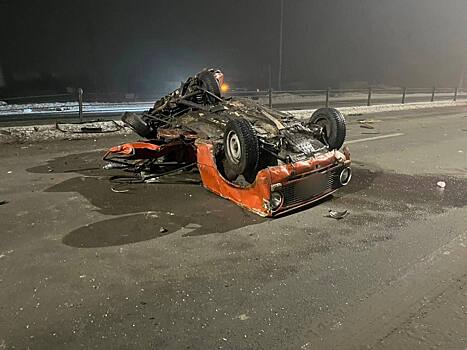 В Оренбургском районе подросток на «копейке» влетел под грузовик