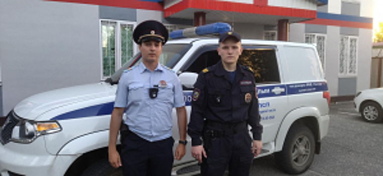 В Югре полицейские помогли женщине-инвалиду добраться домой