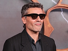 Оскар Айзек в прозрачной майке попал на обложку журнала