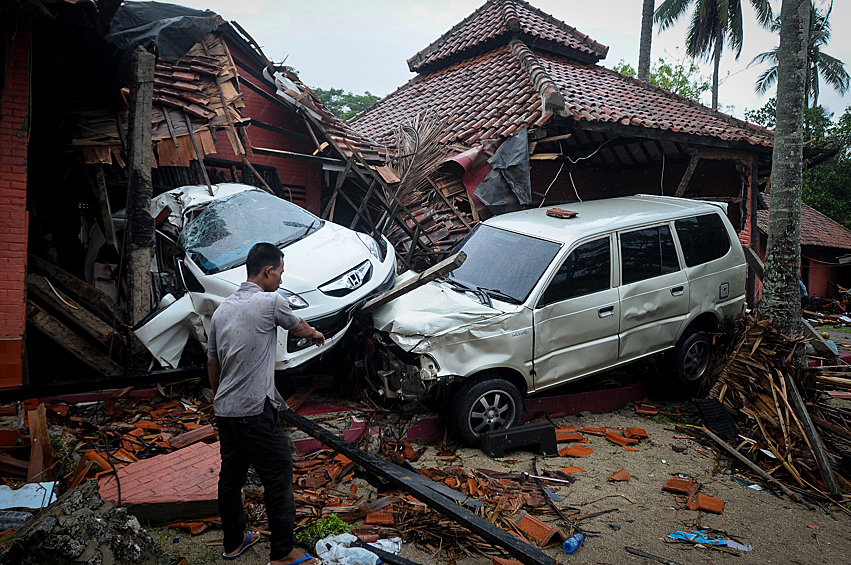  Число погибших в результате цунами в Индонезии увеличилось до 281 человека. Об этом сообщает Associated Press