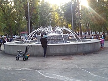 «Стоял заброшенным последние 30 лет»: в сквере на Мехзаводе восстановили фонтан