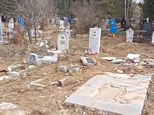Транспортная компания заплатит за повреждённые в результате аварии могилы на Северном кладбище Воткинска