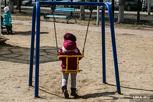 «Первый канал»: челябинка ради внучки обвинила дочь в проституции