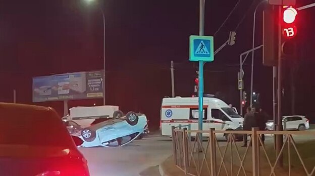 В Пензе на улице Окружной перевернулась «Лада-Гранта»