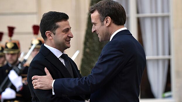 Зеленский и Макрон обсудили в Париже военную помощь Киеву