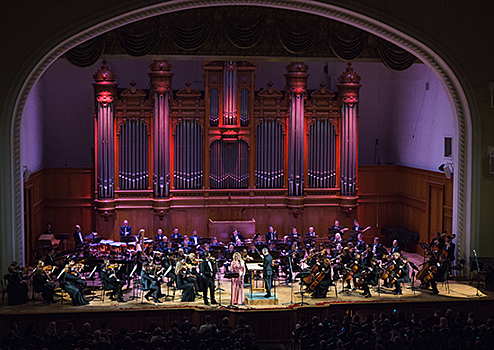 На концерте Центрального военного оркестра состоялась премьера песни Александры Пахмутовой и Николая Добронравова «Море зовёт»