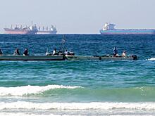 Ормузский пролив: Танкеры жмутся к берегам, лезть в «бутылочное горлышко» они боятся