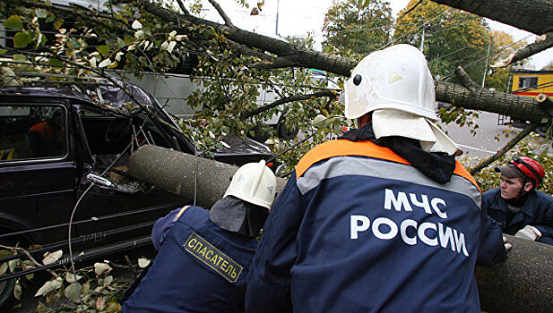 В Приморье ураган повредил крыши домов