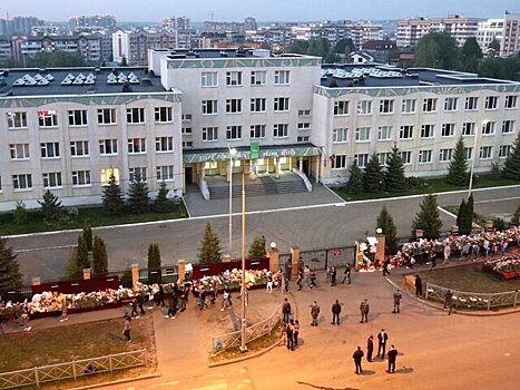 Из столичной клиники выписан первый пациент, пострадавший при стрельбе в гимназии Казани