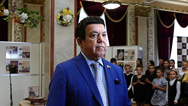 Медведев сделал заявление после ухода Кобзона