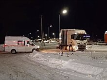"Ждут несчастного случая?": жители Камыша и Первого мая требуют разобраться с фурами у "Верного" на М-7