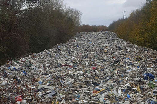 В пойму вдохновлявшей Толкина реки вывалили тонны отходов