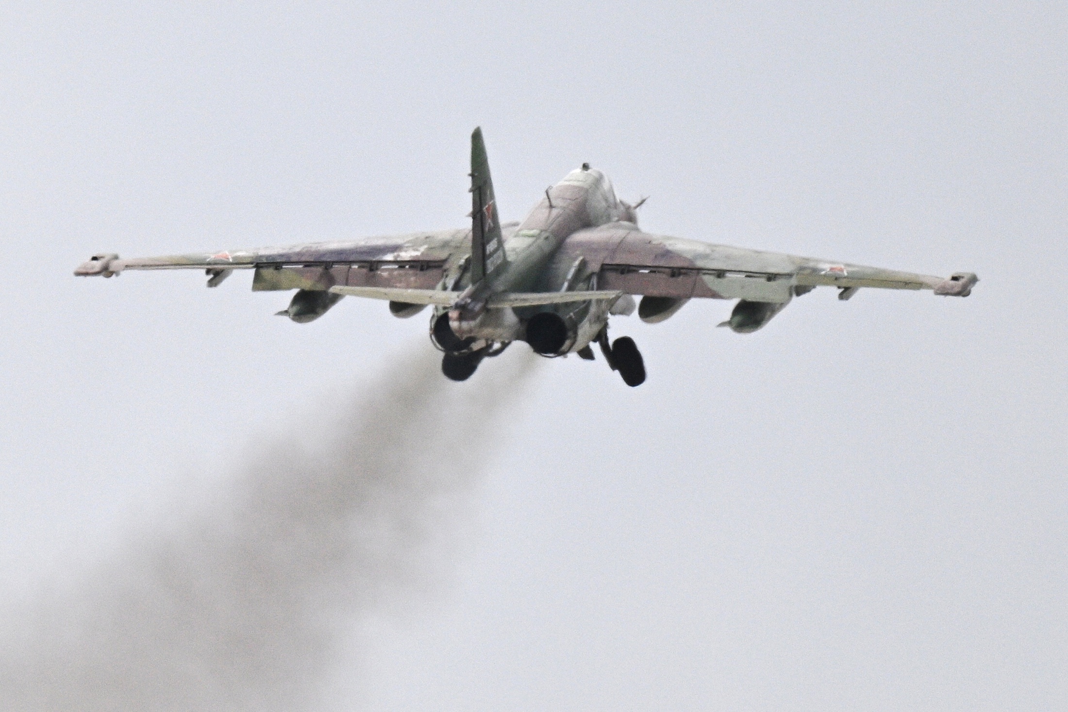 Минобороны: В Приморье в ходе тренировочного полета потерпел крушение Су-25