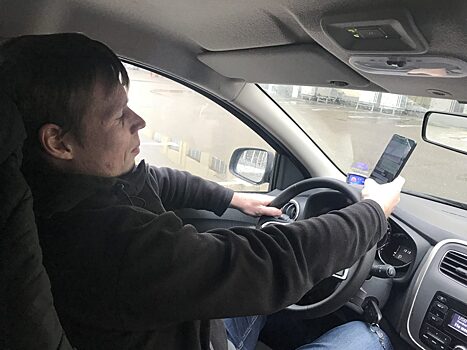 В кадр видеокамер на развязке МКАД с Алтуфьевкой попадают ремень и телефон