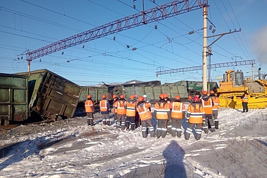 Из-за схода вагонов в Забайкалье задержали пассажирские поезда
